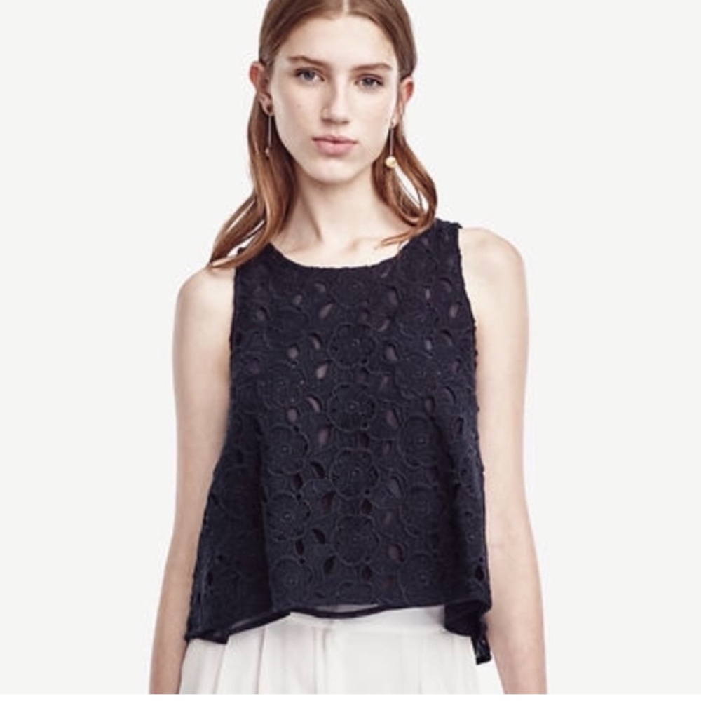 Ann Taylor Navy Floral Lace Shell Top L Sleeveless Cotton Eyelet Blouse Lined